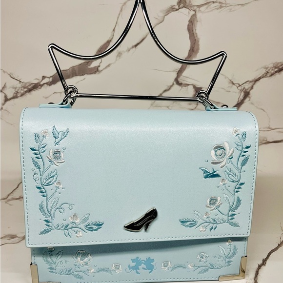 Loungefly Disney Princess Cinderella Shimmer Crossbody Embroidered Bag - Picture 2 of 16